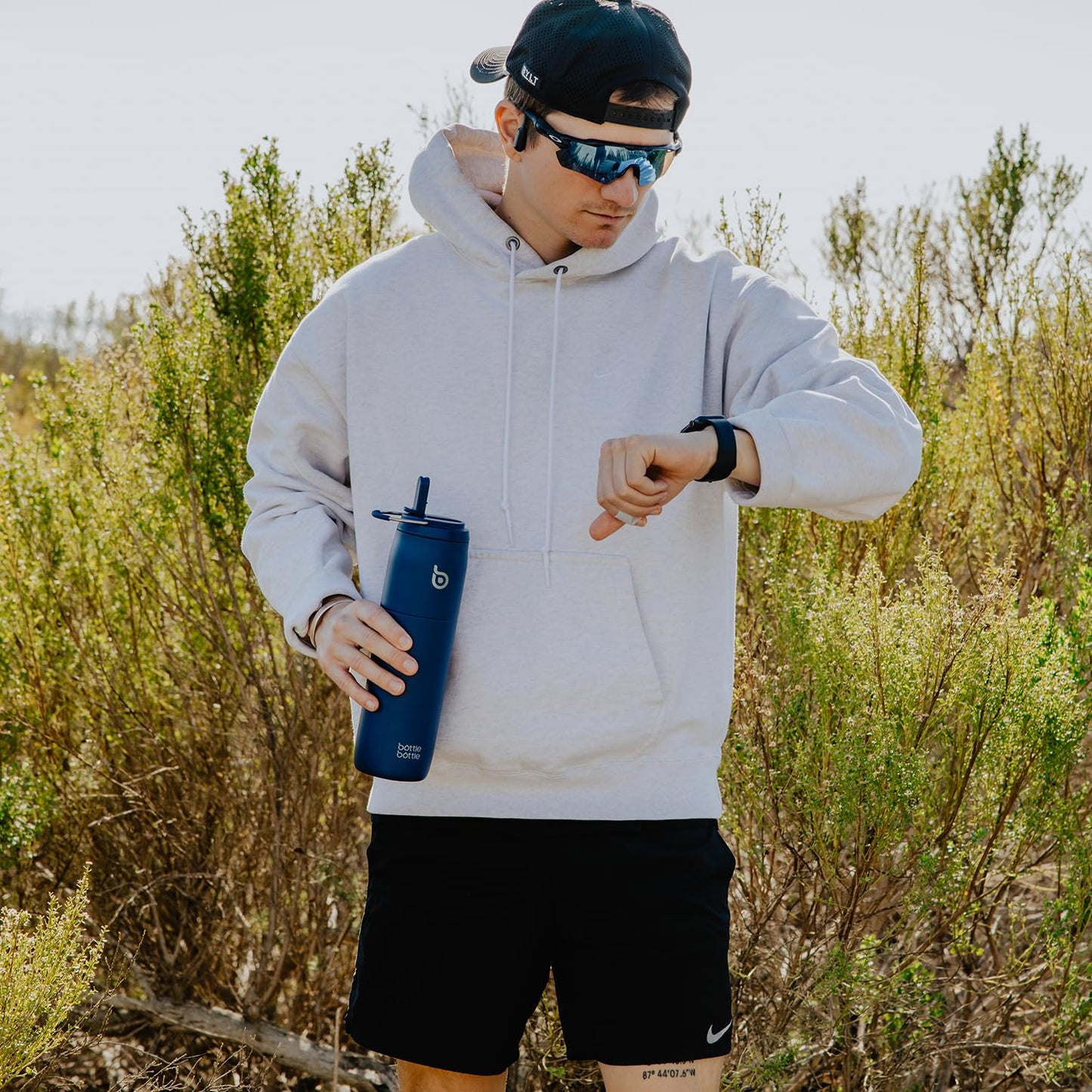 Insulated Water Bottle 950ml(32oz) Straw Lid Sports Gym